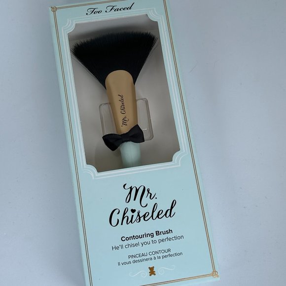Too Faced Mr. Chiseled Contour Brush - Picture 1 of 4